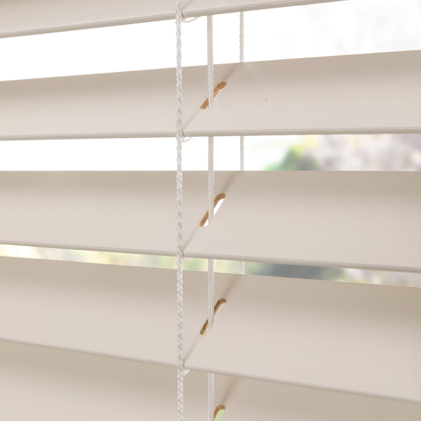 Houten jaloezie Lem - Off White - Lindehout - 50 mm