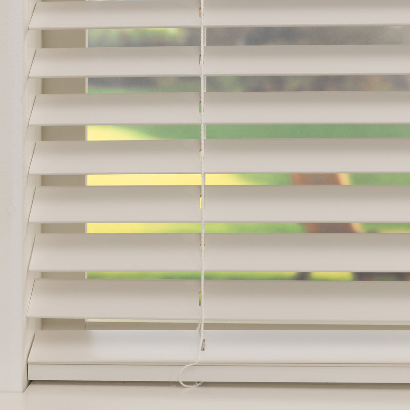 Houten jaloezie Lem - Off White - Lindehout - 50 mm