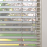 Houten jaloezie Lem - Kalk grijs - Lindehout - 50 mm
